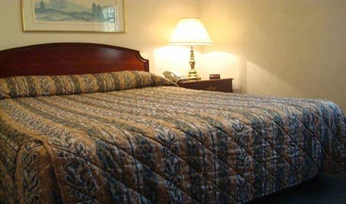 Affordable Suites Charlottesville Kültér fotó