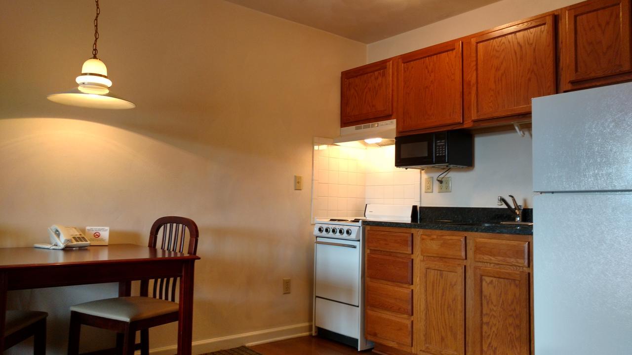Affordable Suites Charlottesville Kültér fotó