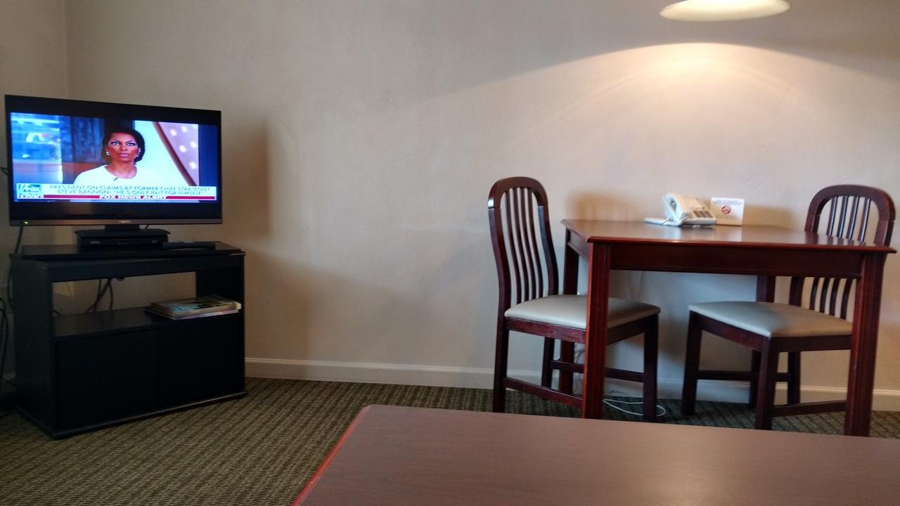 Affordable Suites Charlottesville Kültér fotó
