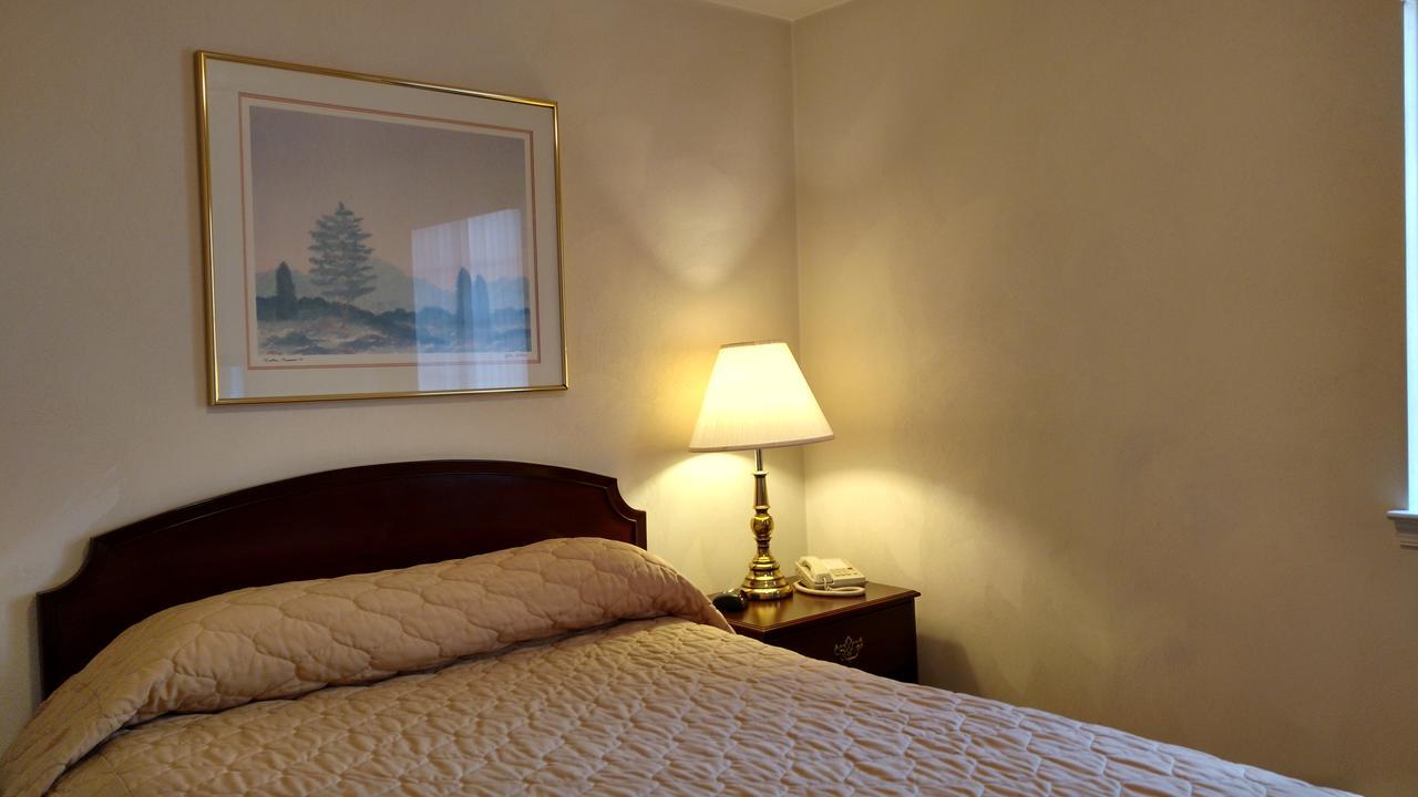 Affordable Suites Charlottesville Kültér fotó
